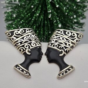 ✨2/$10✨ Vintage Egyptian Revival Nefertiti Gold Tone Pierced Earrings